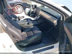 تسلا موديل 3